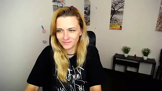 PeppyMia online show from 10-28-25, 07:07