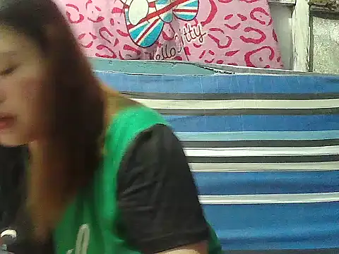 Snapshot of cris_sweety chatting on 09-17-25, 02:41 cris sweety online show from 09-17-25, 02:41