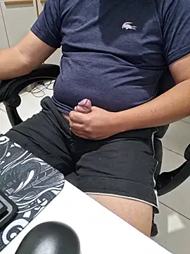 Snapshot of Carloskasado chatting on 03-10-26, 01:31 Carloskasado online show from 03-10-26, 01:31