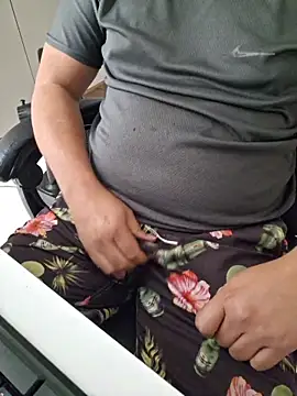 Snapshot of Carloskasado chatting on 01-19-26, 01:26 Carloskasado online show from 01-19-26, 01:26