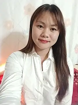 Snapshot of Sisi_dy01 chatting on 05-14-26, 04:42 Sisi dy01 online show from 05-14-26, 04:42