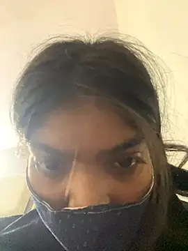 Snapshot of tanisha-2005 chatting on 09-10-25, 04:39 tanisha-2005 online show from 09-10-25, 04:39