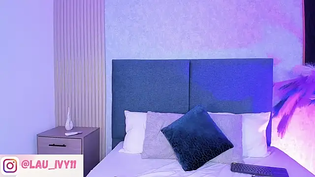 Laura Ivy online show from 03-26-26, 12:58