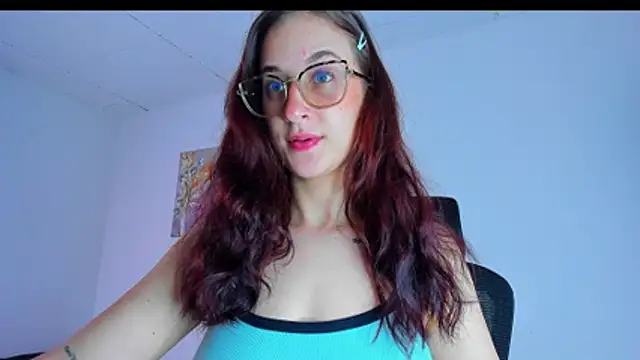 Snapshot of Laura_Ivy chatting on 06-23-26, 01:09 Laura Ivy online show from 06-23-26, 01:09