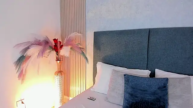 Laura Ivy online show from 04-16-26, 01:23