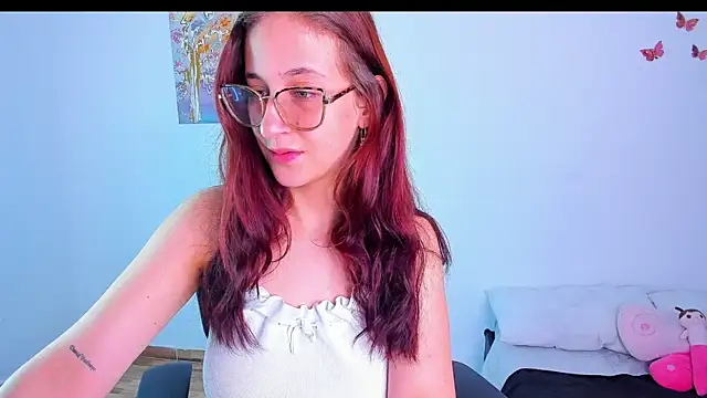 Snapshot of Laura_Ivy chatting on 07-13-26, 01:21 Laura Ivy online show from 07-13-26, 01:21