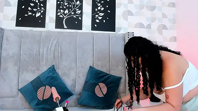 cristhi esterling online show from 11-05-25, 12:19