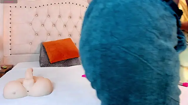 cristhi esterling online show from 12-02-25, 12:18