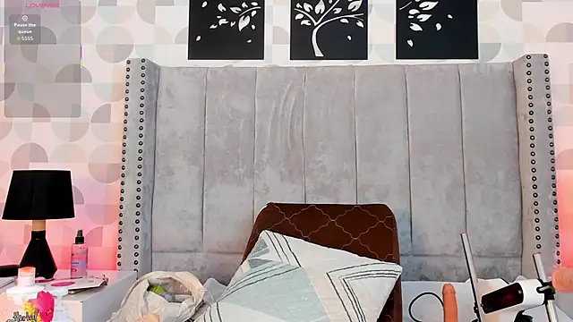 cristhi esterling online show from 10-24-25, 12:37