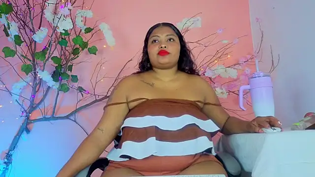 Snapshot of Cristal_hott1 chatting on 02-18-26, 08:16 Cristal hott1 online show from 02-18-26, 08:16