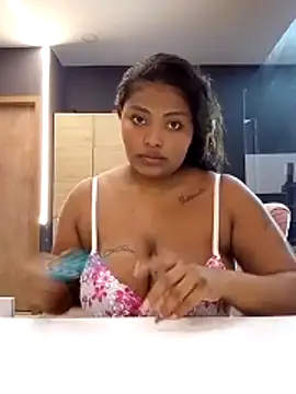 Snapshot of Cristal_hott1 chatting on 02-21-26, 07:16 Cristal hott1 online show from 02-21-26, 07:16