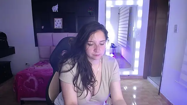 Agatha bellucci  online show from 12-03-25, 02:49