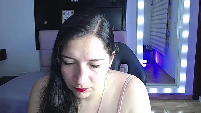 Agatha bellucci  online show from 11-11-25, 02:01