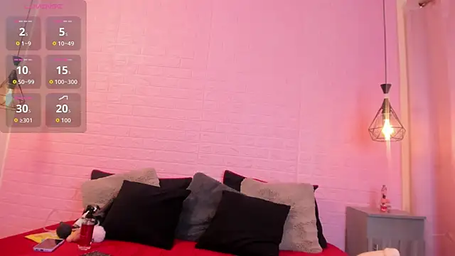 Snapshot of MayteLiu_ chatting on 10-04-25, 12:50 MayteLiu online show from 10-04-25, 12:50