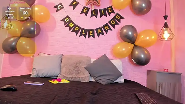 Snapshot of MayteLiu_ chatting on 09-26-25, 12:56 MayteLiu online show from 09-26-25, 12:56