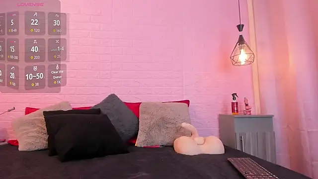 Snapshot of MayteLiu_ chatting on 10-11-25, 01:01 MayteLiu online show from 10-11-25, 01:01