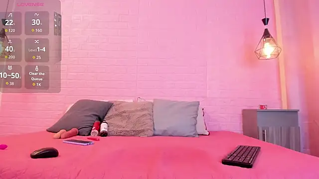 Snapshot of MayteLiu_ chatting on 09-24-25, 12:44 MayteLiu online show from 09-24-25, 12:44