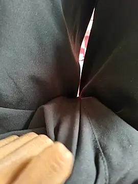 Snapshot of Bio-teacher chatting on 10-14-25, 07:20 Bio-teacher online show from 10-14-25, 07:20