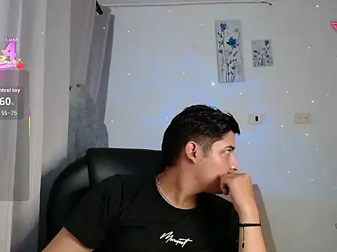 yesitwink  online show from 03-11-26, 02:27