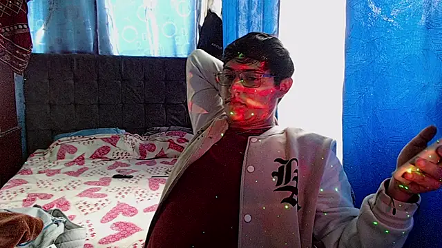 yesitwink  online show from 01-07-26, 06:57