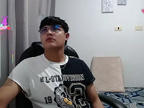 yesitwink  online show from 03-16-26, 02:41