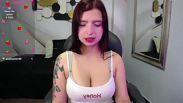 Helengolden  online show from 01-19-26, 11:25