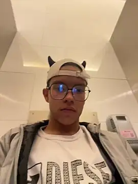 diegoand0911 online show from 06-12-26, 07:22