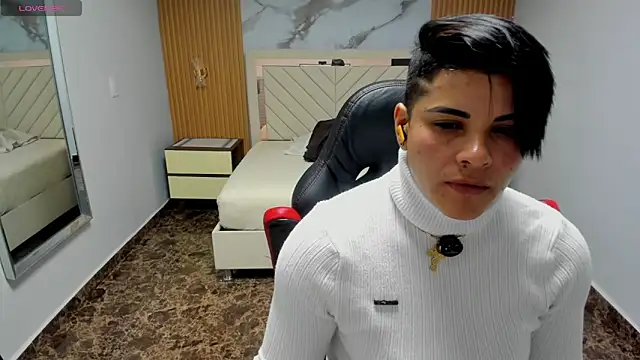 KAROLLJONES1 online show from 05-12-26, 07:31