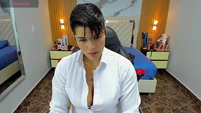 KAROLLJONES1 online show from 10-17-25, 07:37