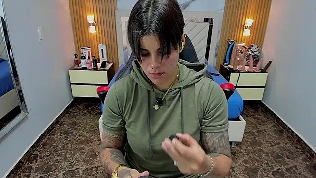 KAROLLJONES1 online show from 12-02-25, 07:37