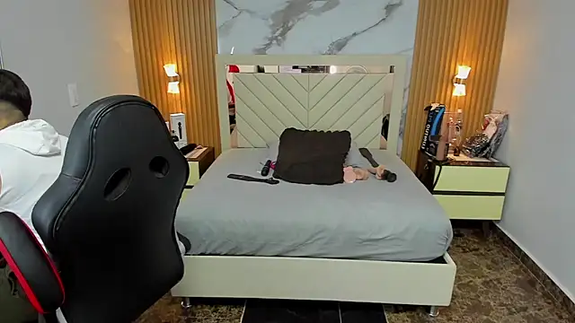 KAROLLJONES1 online show from 10-27-25, 07:37