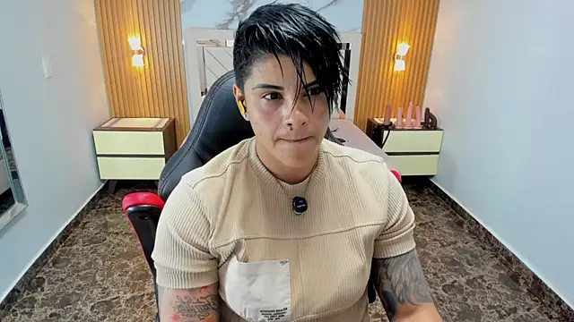 KAROLLJONES1 online show from 04-28-26, 07:29