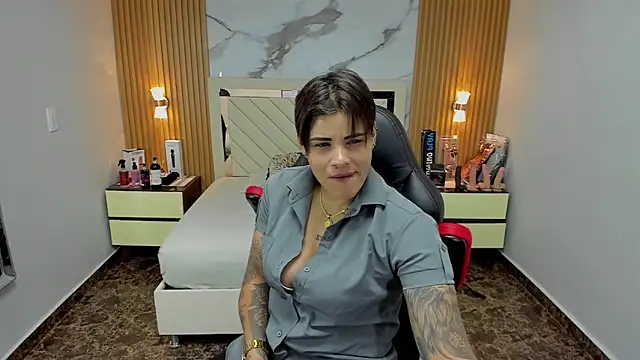 KAROLLJONES1 online show from 11-01-25, 07:30