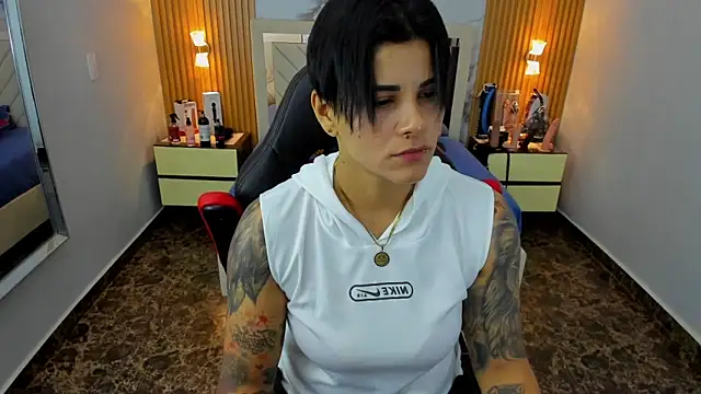 KAROLLJONES1 online show from 12-20-25, 12:19