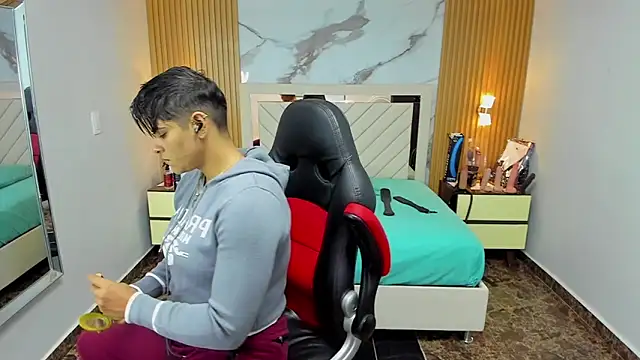 KAROLLJONES1 online show from 10-14-25, 02:34