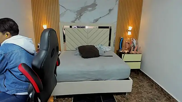 KAROLLJONES1 online show from 11-13-25, 07:29