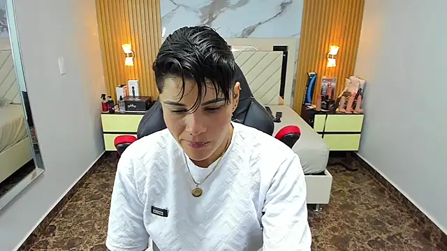 KAROLLJONES1 online show from 10-07-25, 02:56