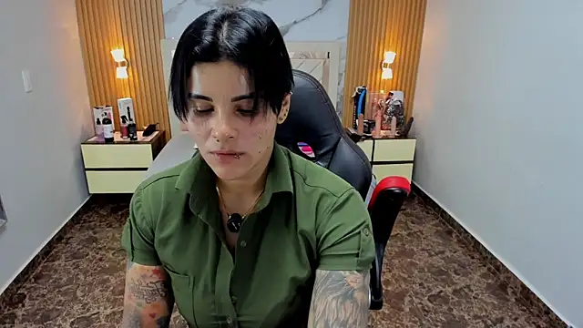 KAROLLJONES1 online show from 12-18-25, 07:18