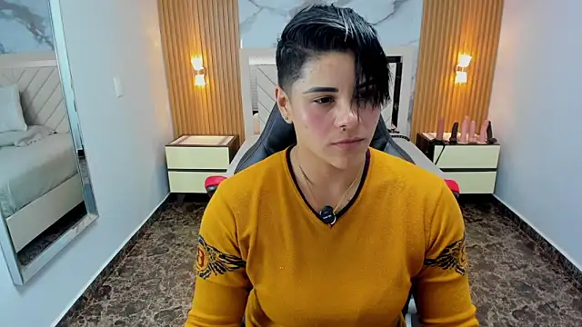 KAROLLJONES1 online show from 04-15-26, 07:18