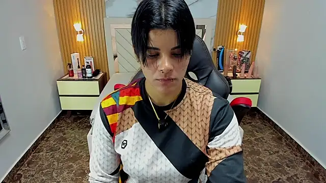 KAROLLJONES1 online show from 12-04-25, 07:24