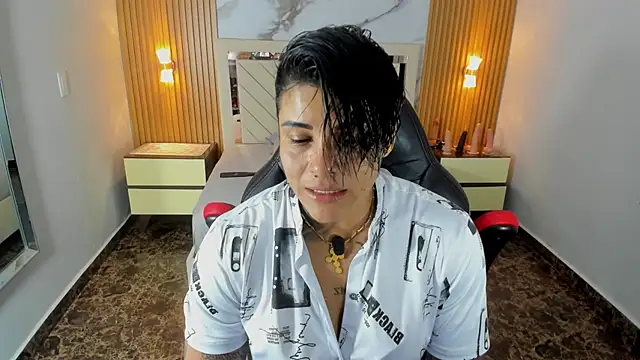 KAROLLJONES1 online show from 07-16-26, 07:33