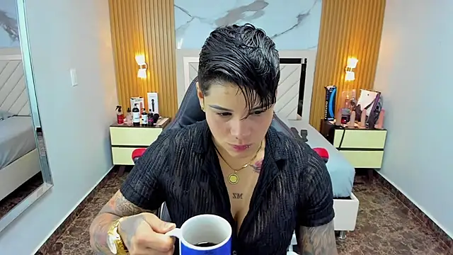 KAROLLJONES1 online show from 10-10-25, 10:54