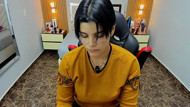 KAROLLJONES1 online show from 12-17-25, 07:19