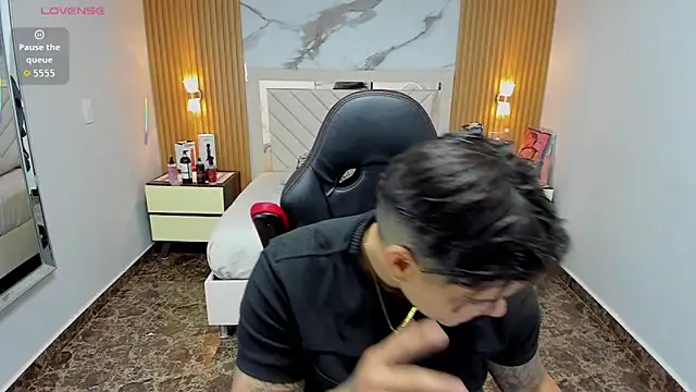 KAROLLJONES1 online show from 10-29-25, 07:35