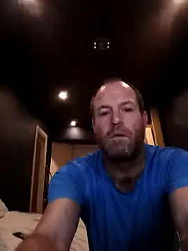 Snapshot of Gunit1979 chatting on 12-18-25, 09:18 Gunit1979 online show from 12-18-25, 09:18