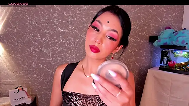 Miss Charlottet online show from 12-20-25, 03:31