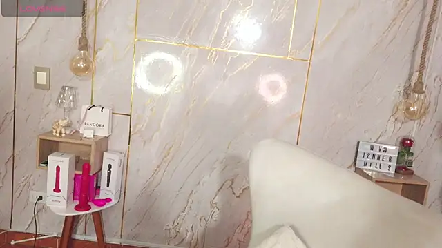 Miss Charlottet online show from 03-18-26, 10:43