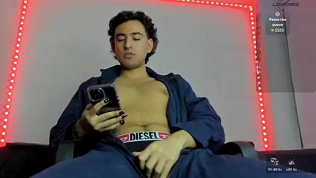 Alexxx savage online show from 10-30-25, 04:33