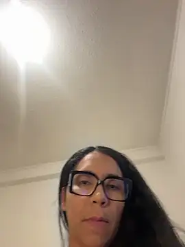 Snapshot of princesaliay chatting on 06-18-26, 11:04 princesaliay online show from 06-18-26, 11:04