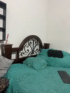 ALMAWHITE online show from 11-08-25, 01:47